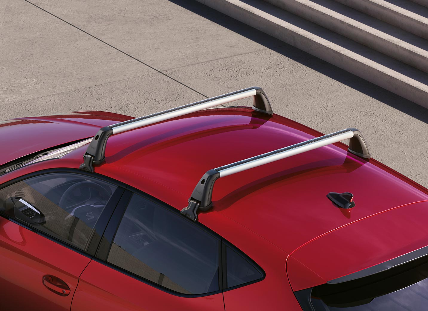 SEAT Arona Fond mit hinteren Fenstern durch Sonnenrollos abgedunkelt