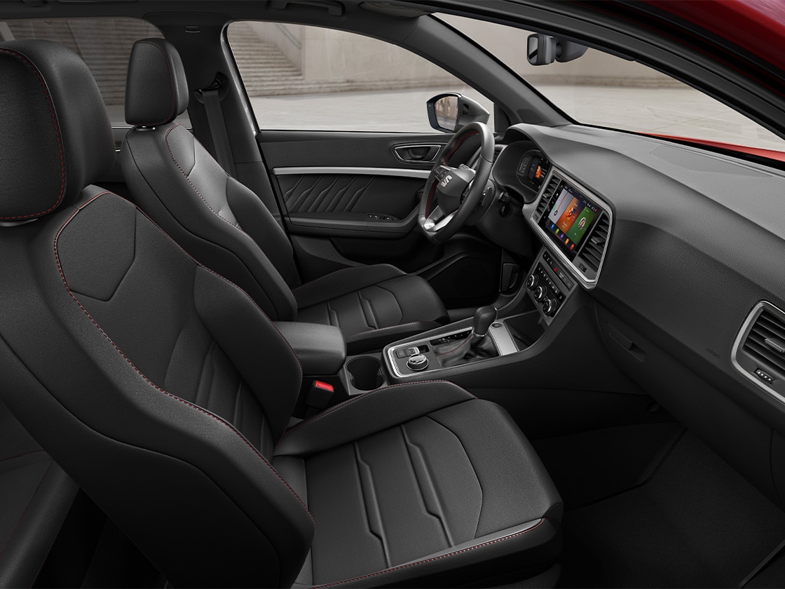 Innenraum des SEAT Ateca mit schwarzen Ledersitzen