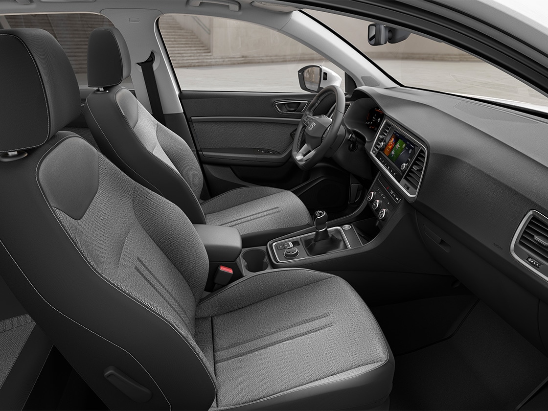 Innenraum des SEAT Ateca mit Sitzen aus Stoff in grau