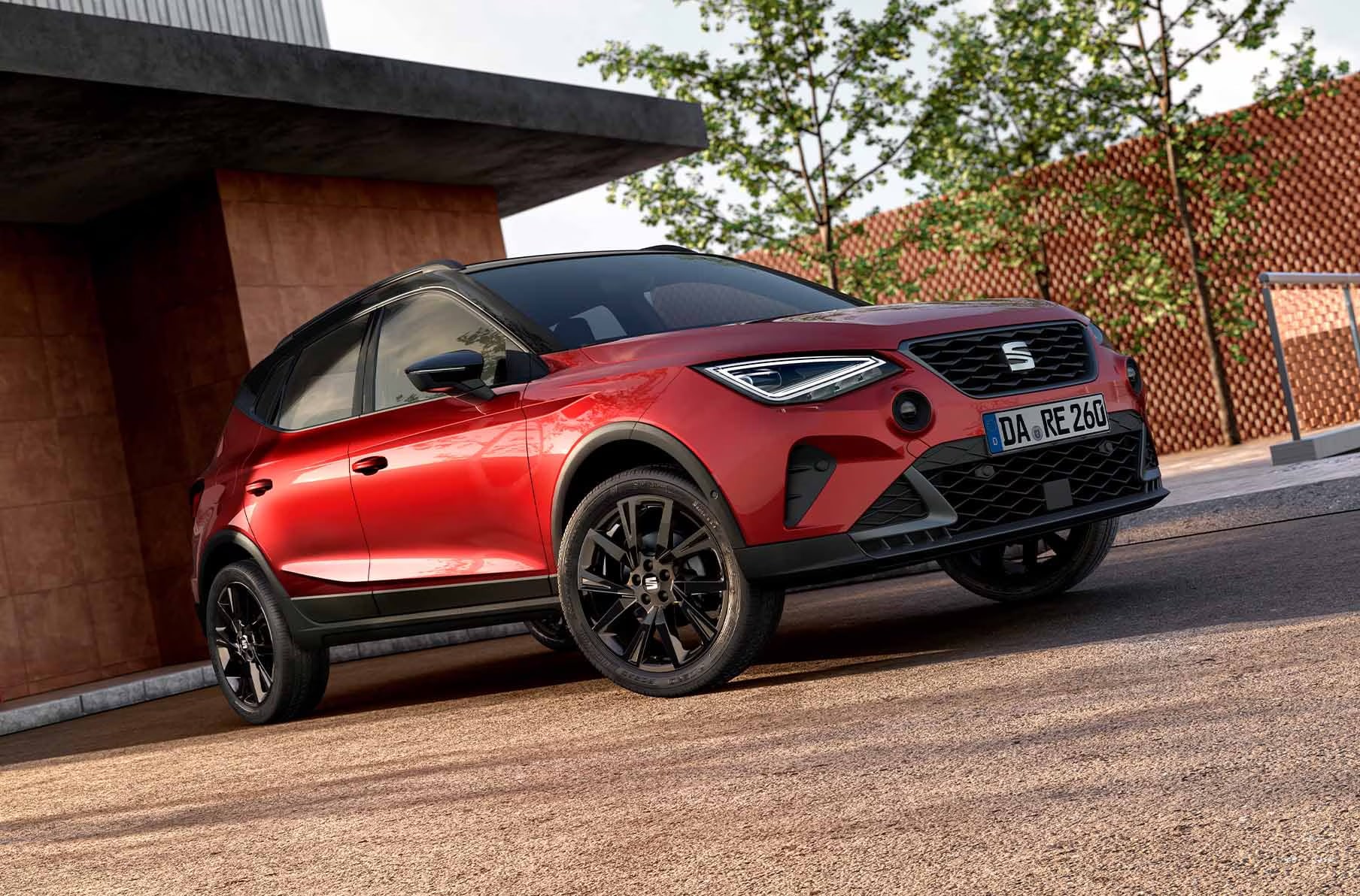 SEAT Arona FR Black Edition, Seitenansicht des Fahrzeugs mit schwarzen Details.