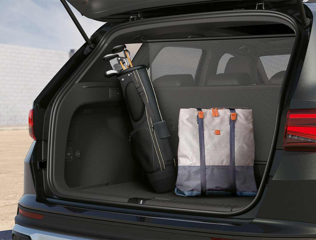 Der SEAT Ateca- Zubehör- Gepäckraum und Golfschläger | SEAT