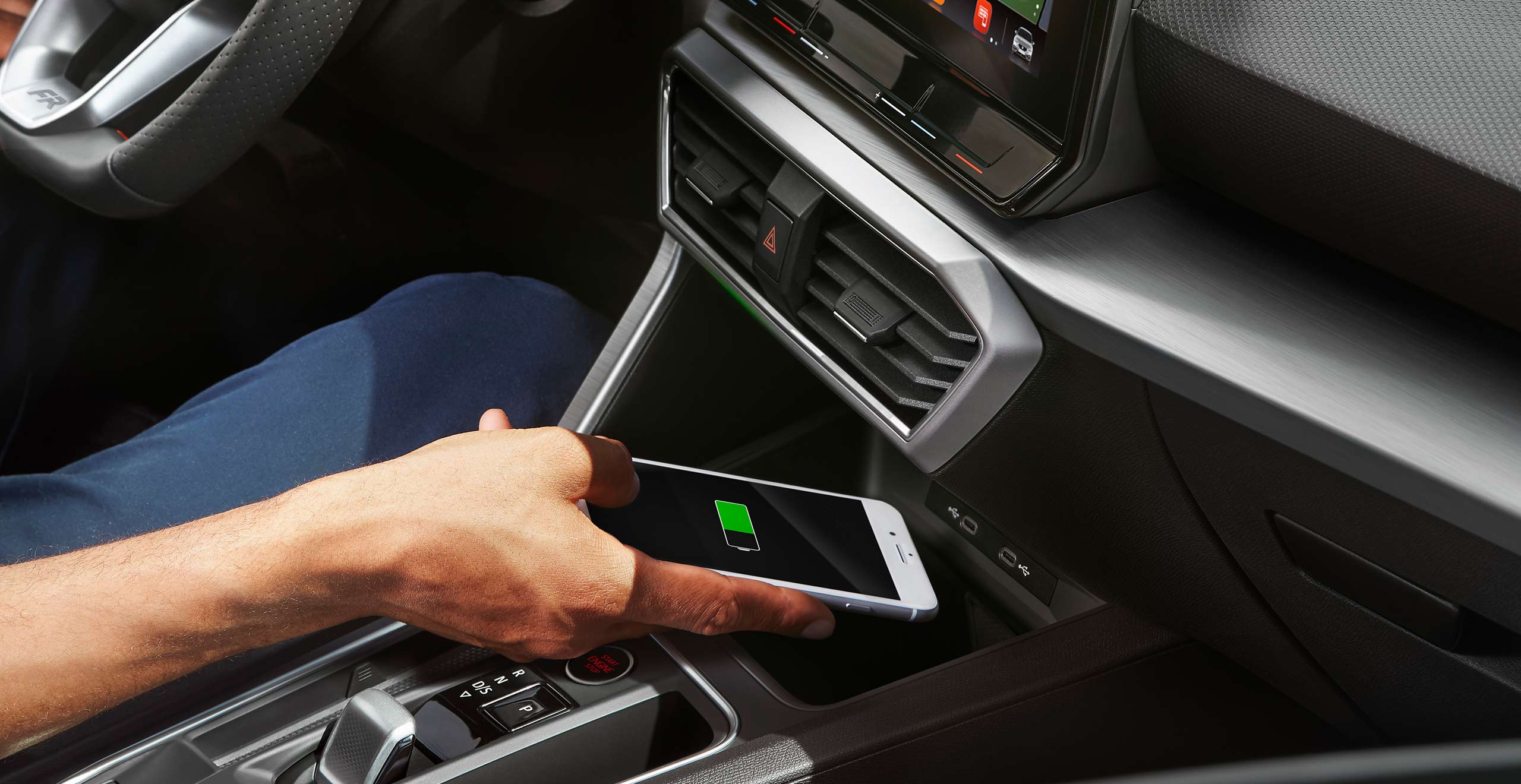 SEAT Leon Sportstourer e-HYBRID Integrierte Ladeschale | SEAT