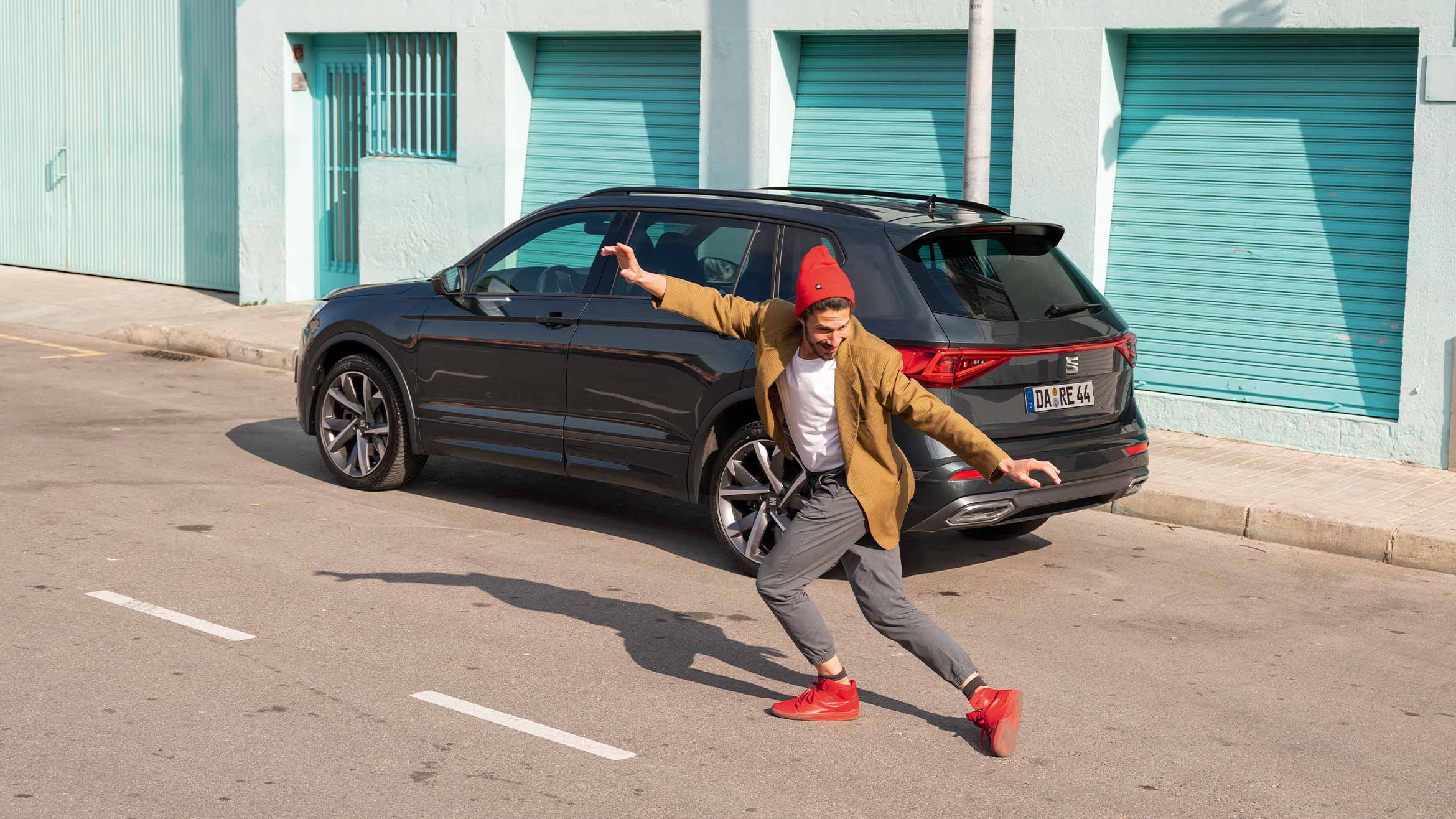SEAT Tarraco vor grüner Wand