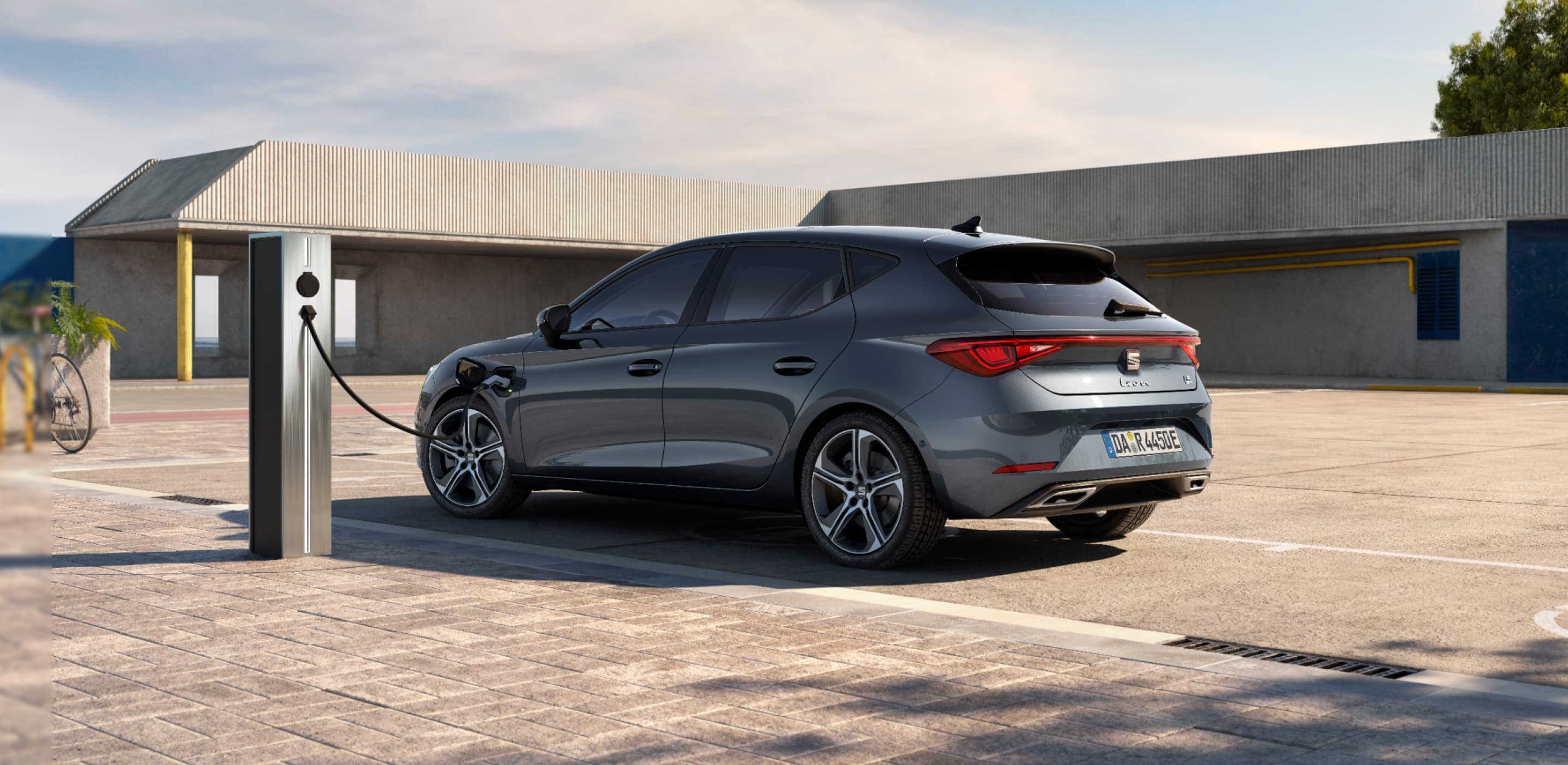 SEAT Tarraco lädt an Wallbox I SEAT 