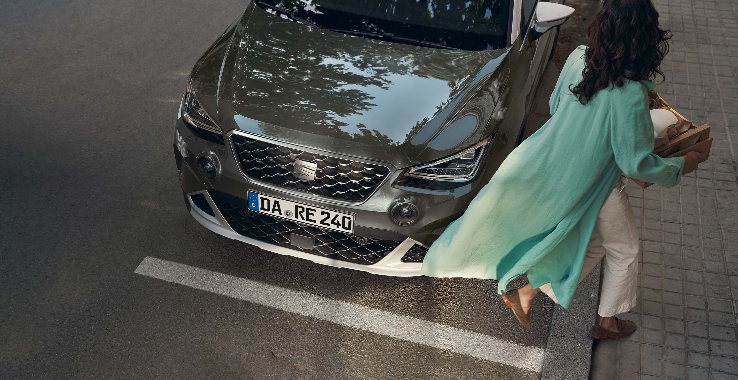 SEAT Arona showing emergency assist checks