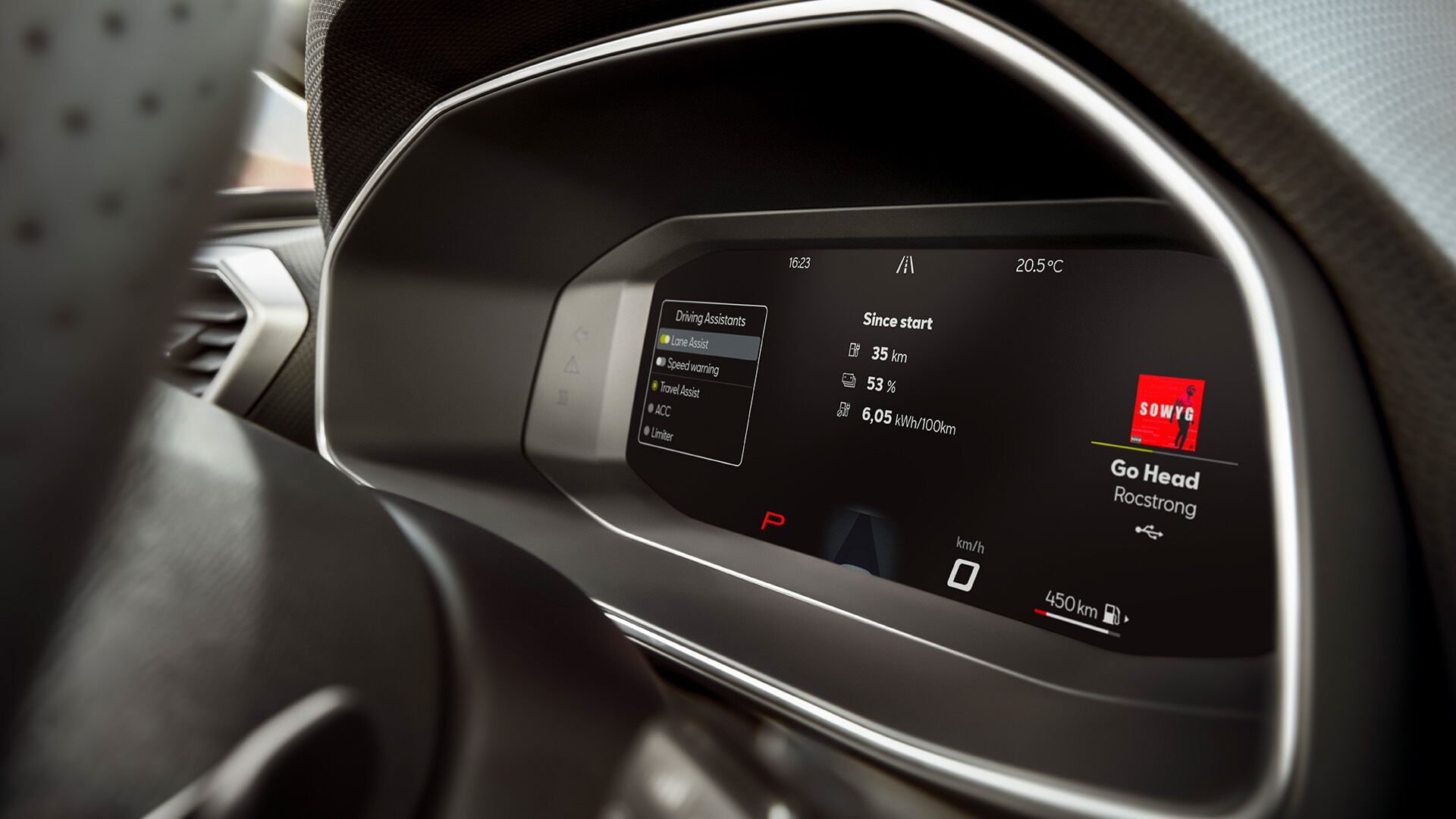Innenansicht des SEAT Leon Sportstourer mit Komfort-Stoffsitzen, die ein entspanntes und praktisches Fahrerlebnis bieten.