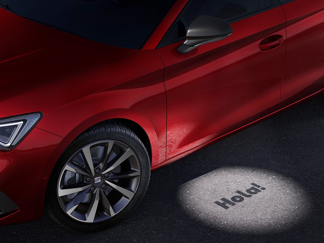 Detailaufnahme der Begrüßungslichts des SEAT Leon.