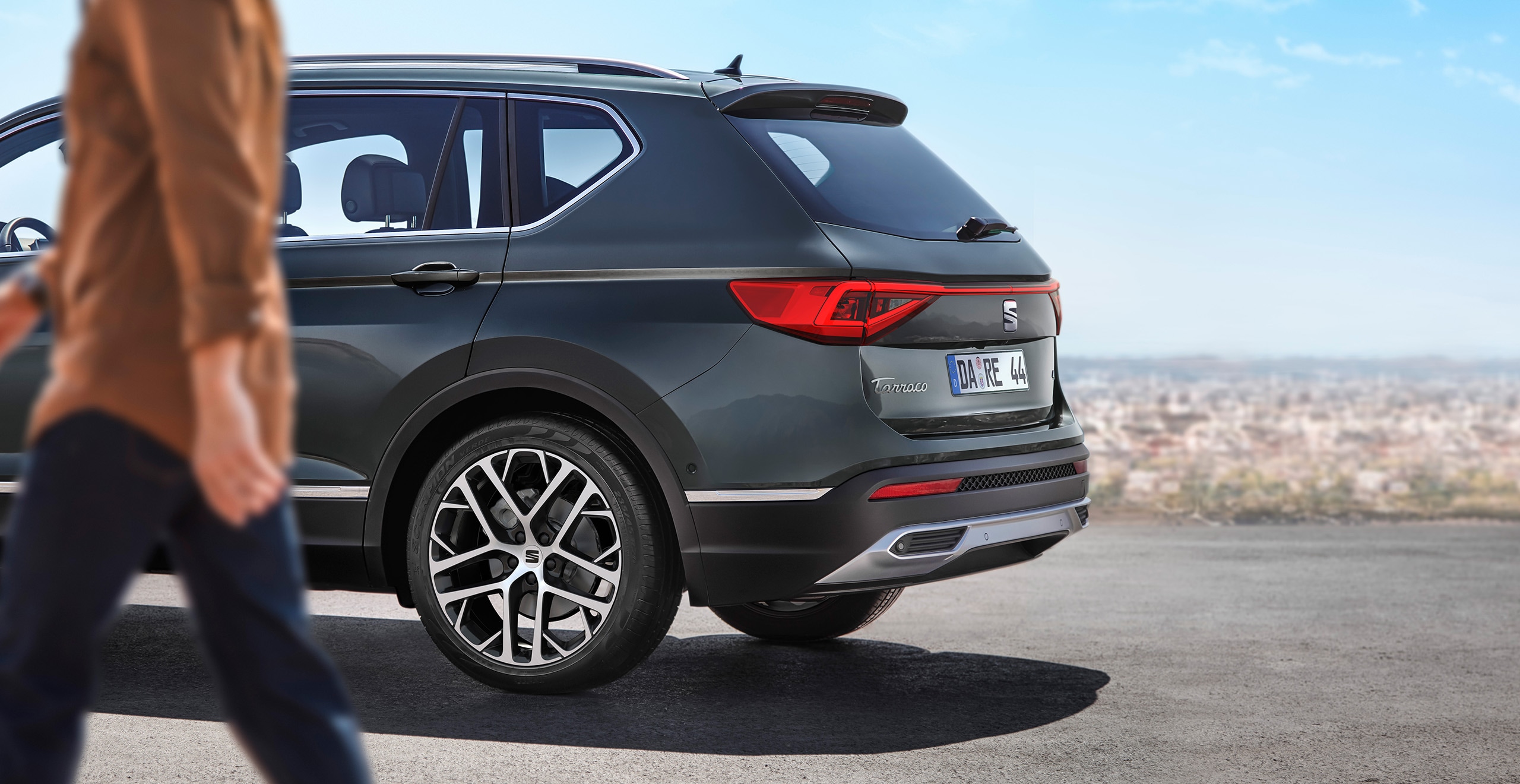 SEAT Tarraco Infinite Light und Heckansicht | SEAT