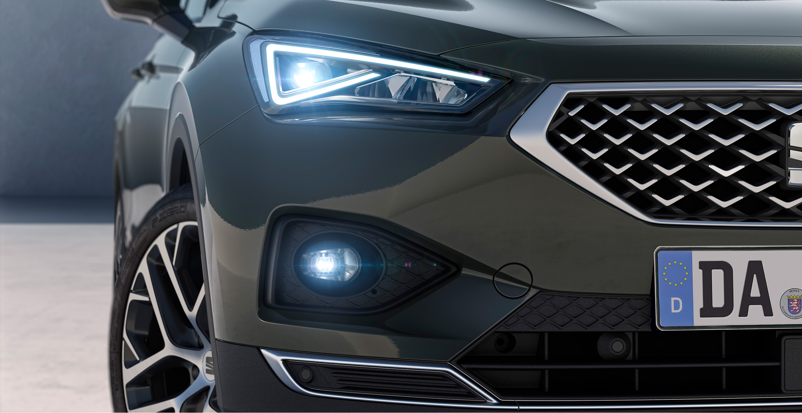 SEAT Tarraco SUV Voll-LED-Scheinwerfer eingeschaltet | SEAT