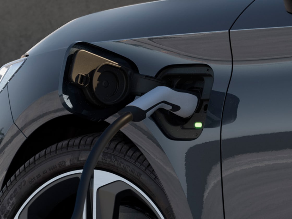 Detailansicht eines SEAT Leon Sportstourer beim Laden.