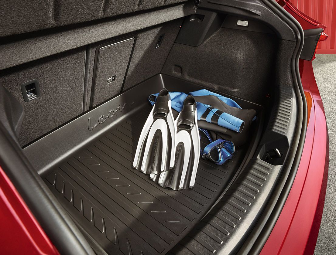 Innenansicht eines SEAT Leon mit Kindersitz